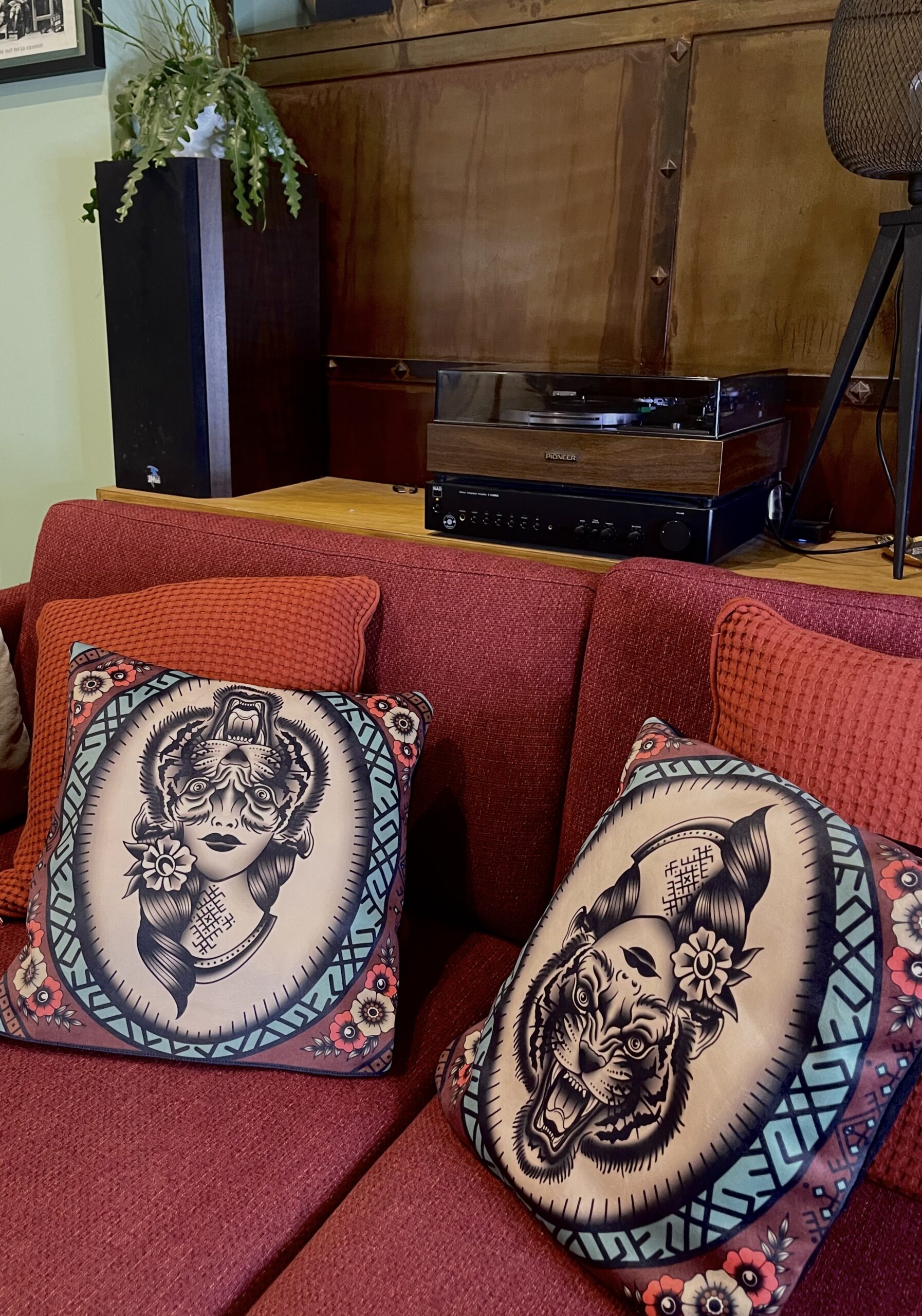 Coussin femme tigre – Image 2